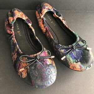 Madden girl tapestry pattern flats SZ 6.5